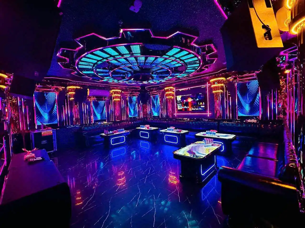 Phòng karaoke lớn F5 Plus Hà Đông dành cho nhóm đông